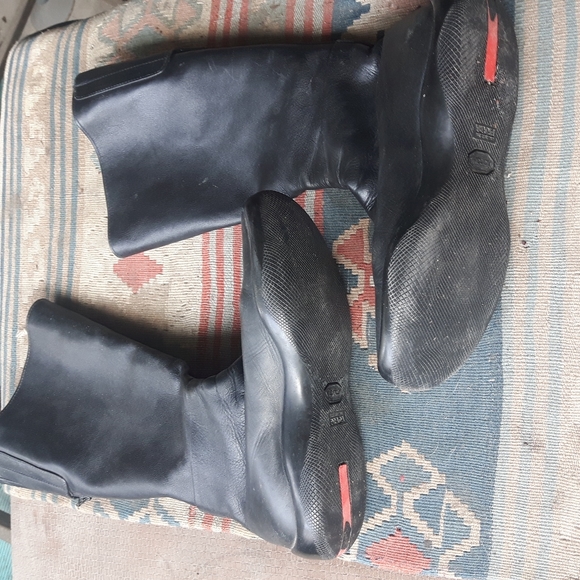 Boots - Picture 3 of 3